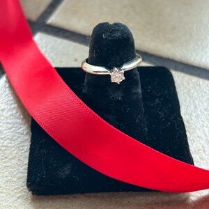 Elegant white gold diamond Ring